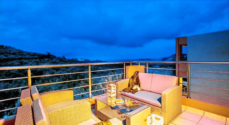 Villa with barbeque, private pool & yard | Dogs allowed — photo 3