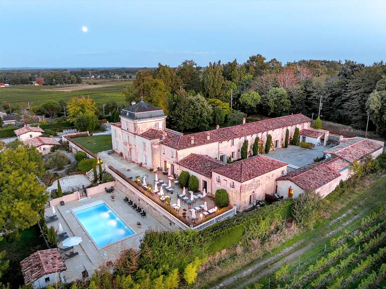 Chateau De Lantic Hotel in Villenave-d'Ornon