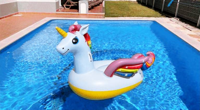 Villa Med - private pool, garden, sun all day, stunning views in Albufeira