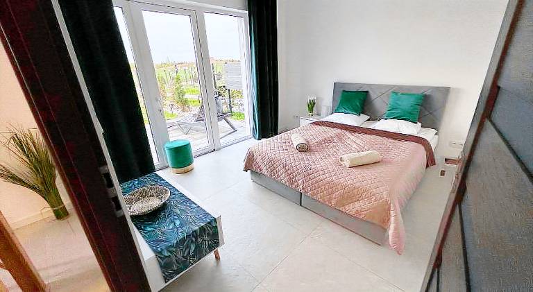 Rental apartment with pool — photo 2