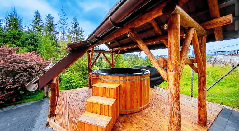 Vacation home with jacuzzi — photo 5