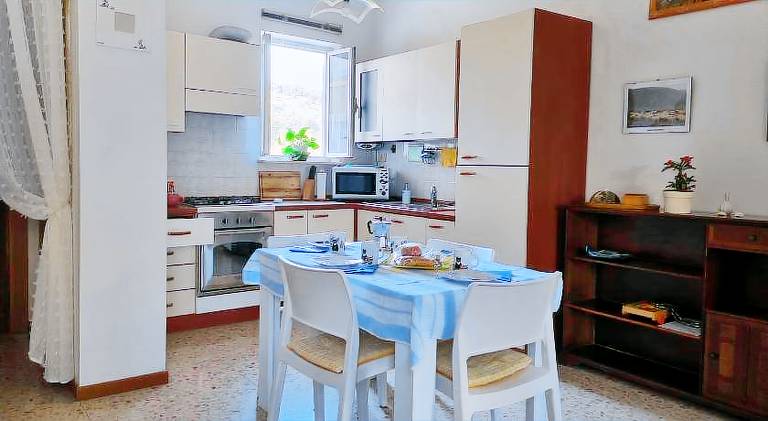 House with 2 rooms for 5 persons — photo 2