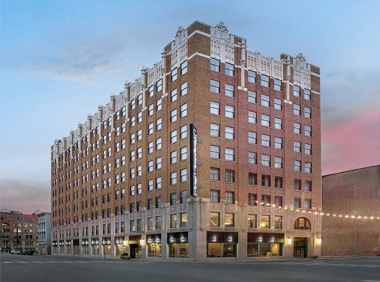 Hampton Inn Indianapolis Dwtn across from Circle Centre — photo 2