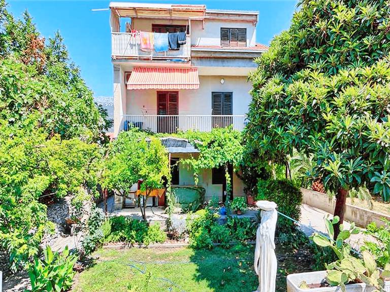 Ferienwohnung  Kaštel Lukšić
