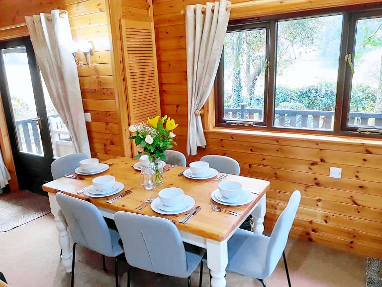 Family-oriented cottage with yard, patio & grill | Pets allowed — photo 4