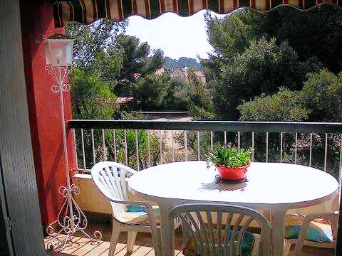 Fully equipped rental apartment with yard & pool | Sea view | Close to the beach | Pet-friendly — photo 3