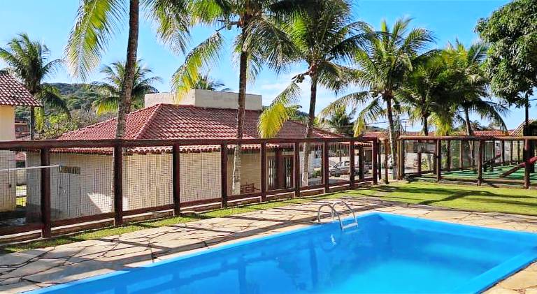 Vacation home with pool — photo 3
