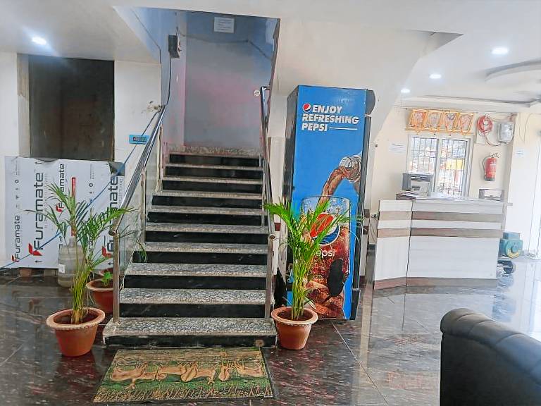 Hotel Regal Heights — photo 4