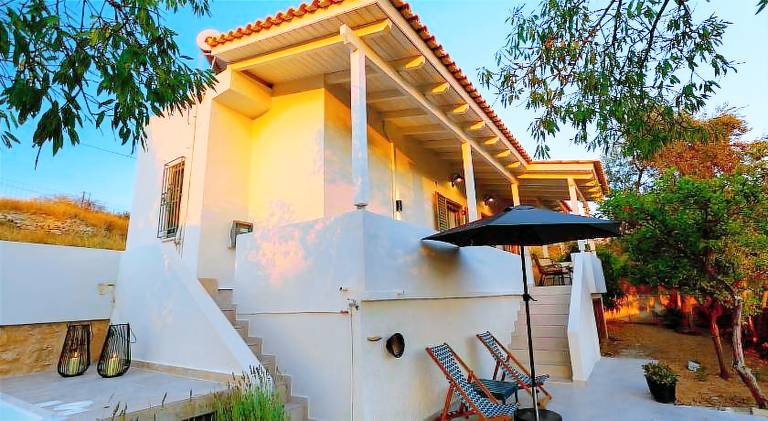 Villa with patio, jacuzzi & private pool | Dogs allowed — photo 3