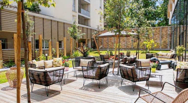 Serviced apartment with patio | Pets allowed — photo 4