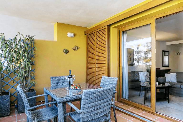 Rental apartment with private pool & yard | Beach view — photo 5
