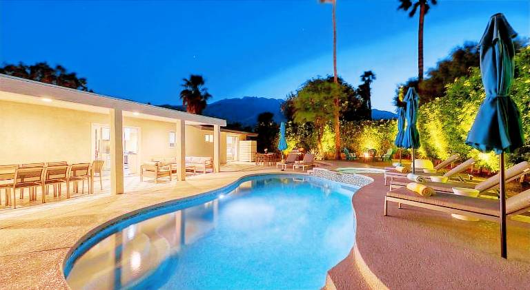 House with jacuzzi & pool — photo 3