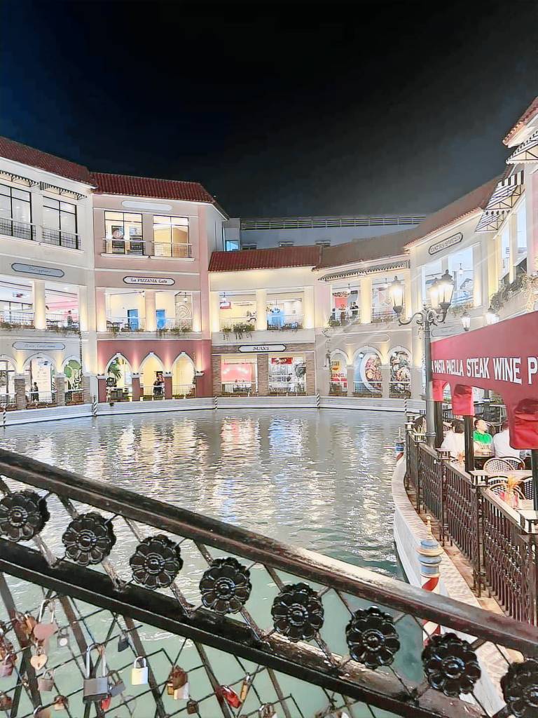 Apartment with pool in Taguig