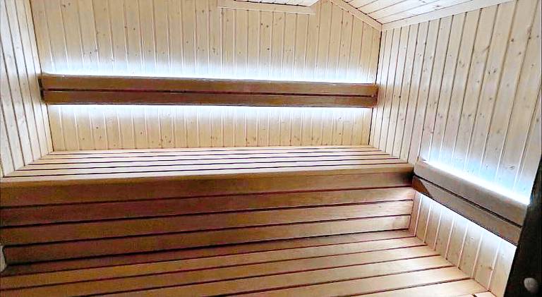 Serviced apartment with garden, sauna & patio — photo 3