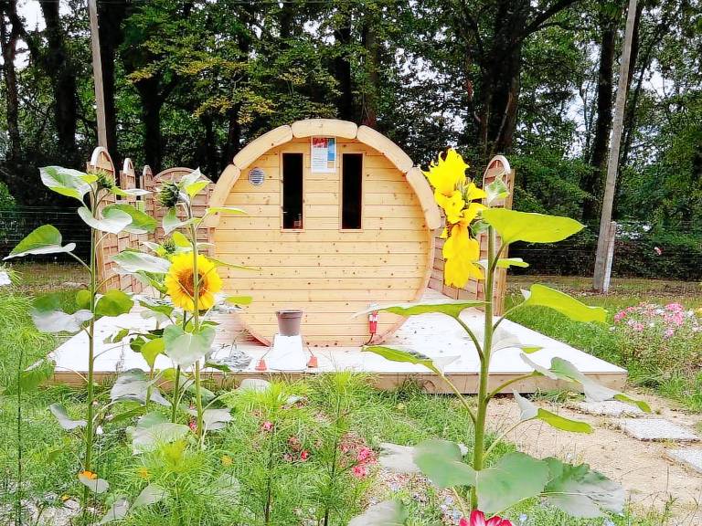 Unusual rental with patio & garden | Pets allowed — photo 3