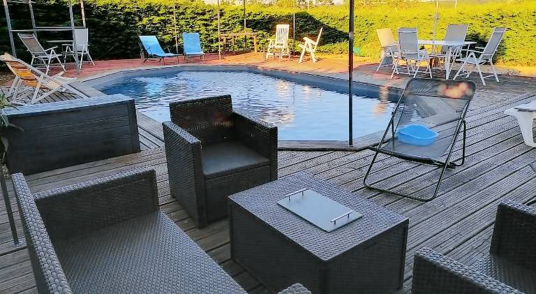 House with jacuzzi, pool & patio | Pets allowed — photo 4