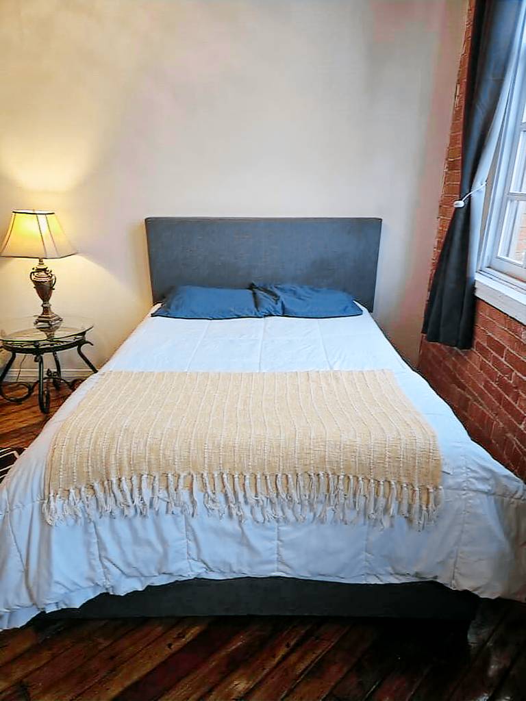 Stylish Loft with Central Location and Downtown Views — photo 2