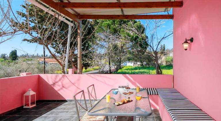 Fully equipped spacious rental apartment with patio | Suitable for remote work | Pets allowed — photo 4