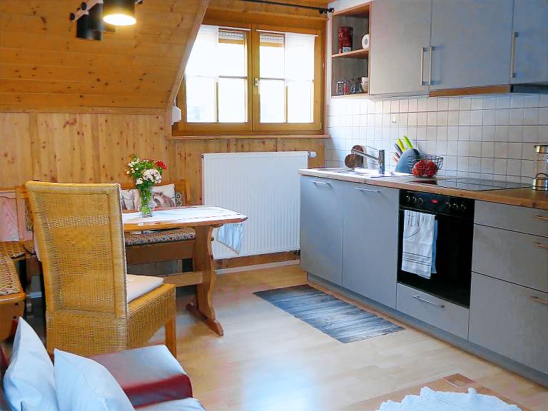 Family-friendly nice rental apartment with patio & fast internet | Garden view | Dogs allowed — photo 3