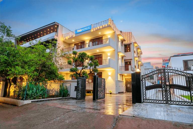 FabHotel Next Home Prime