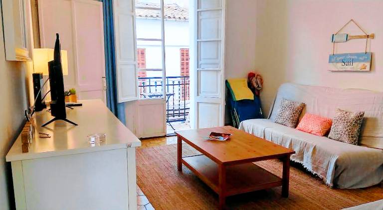 Holiday apartment with patio — photo 2