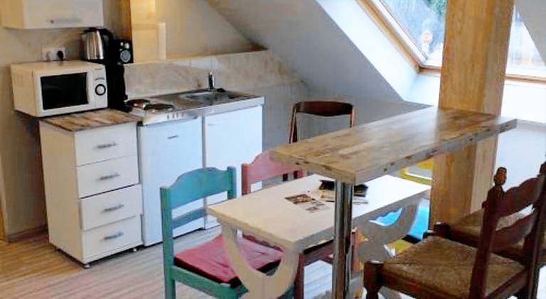 Holiday apartment with yard — photo 3