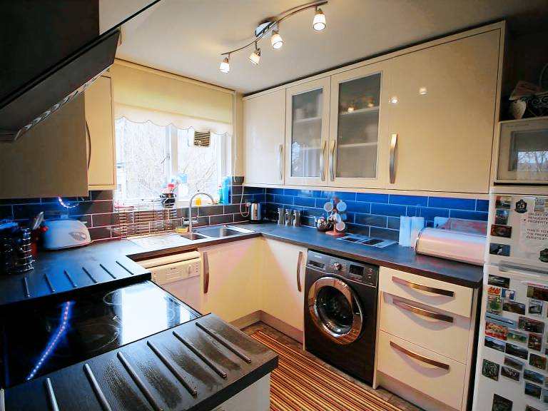 Holiday apartment with 3 rooms for 5 persons — photo 4