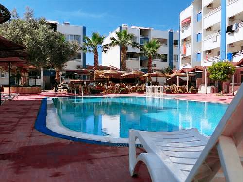 Charming serviced apartment with yard & pool | Next to the beach | Pets are welcome — photo 3