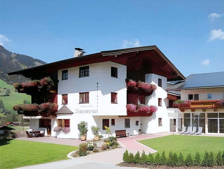 Appartement met hotelvoorzieningen Brixen im Thale