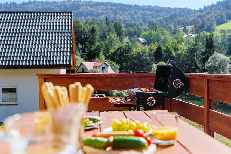 Vacation home with barbeque & patio — photo 4