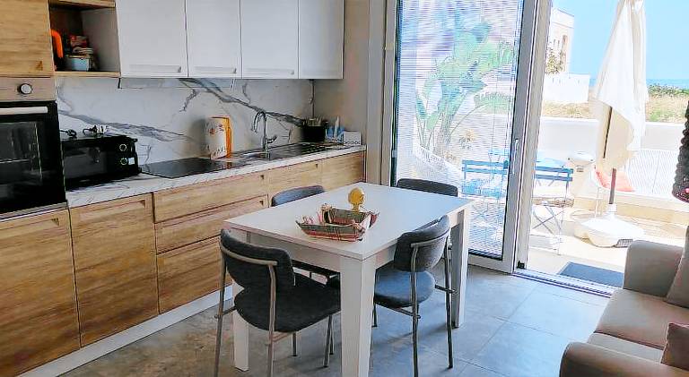 Vacation home with patio & garden — photo 4