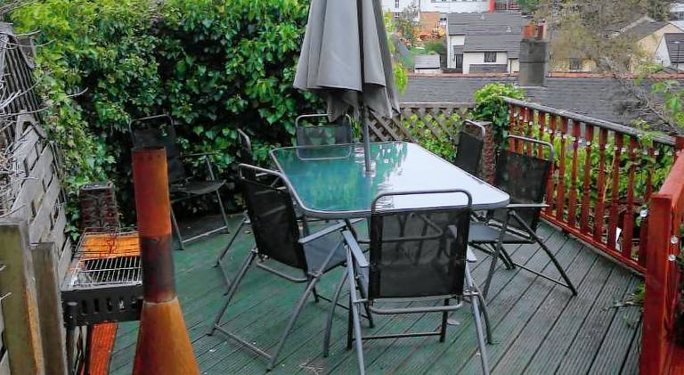 Vacation home with hot tub — photo 5