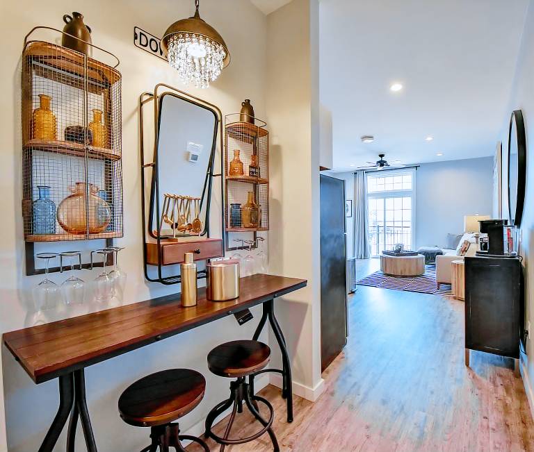 Condo with yard | City view — photo 3