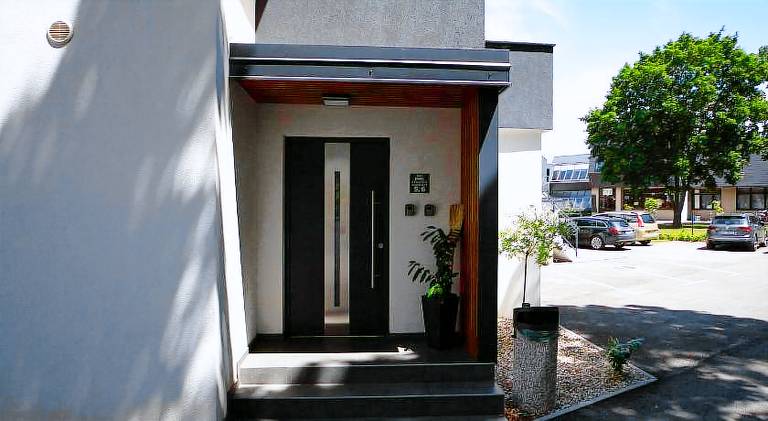 Apartment with garden & patio — photo 5