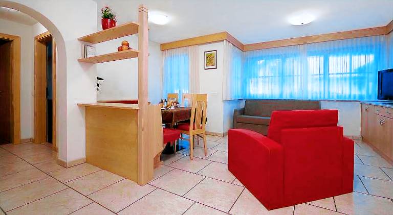 Serviced apartment with 2 rooms for 4 persons — photo 5