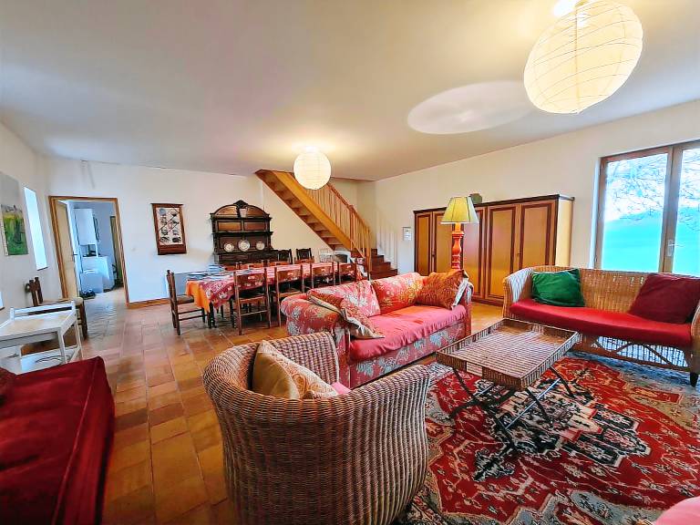 Renovated farm in peaceful setting with internet and large outdoor area — photo 2