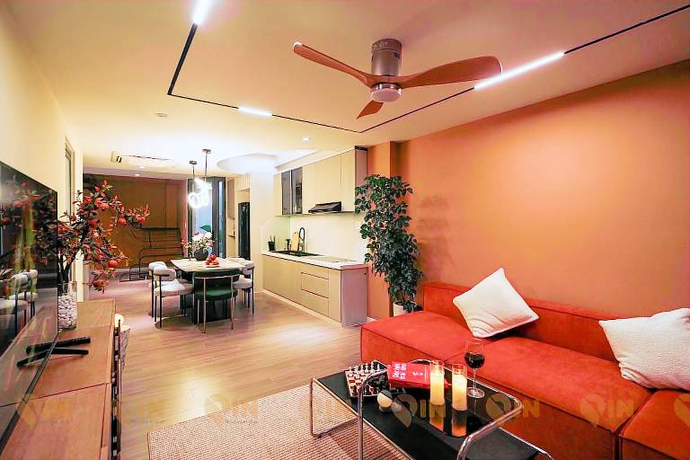Spacious holiday apartment with terrace | Near Phạm Ngũ Lão Street | Pets allowed — photo 2