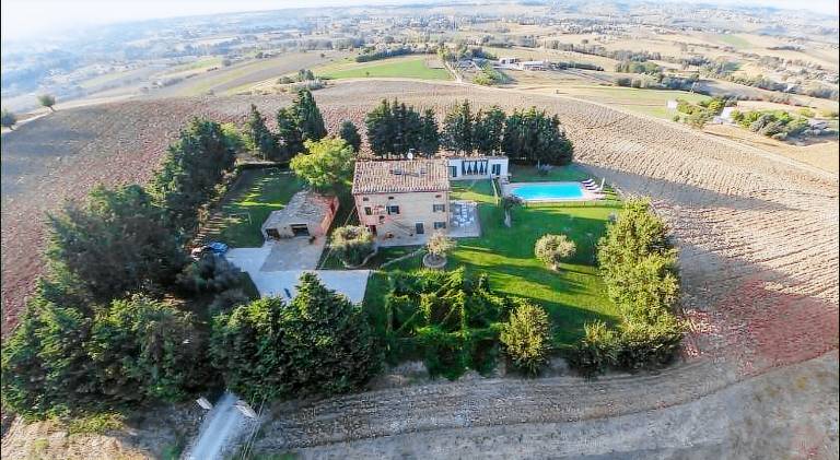 Farm with pool & yard | Dogs allowed in Appignano