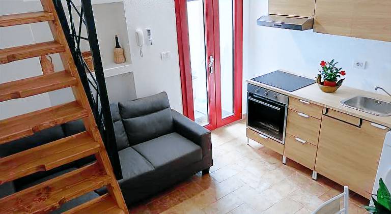 Rental apartment with terrace — photo 2