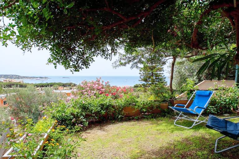 Fully equipped villa with garden, barbeque & terrace | Sea view | Next to the beach | Pets allowed — photo 2