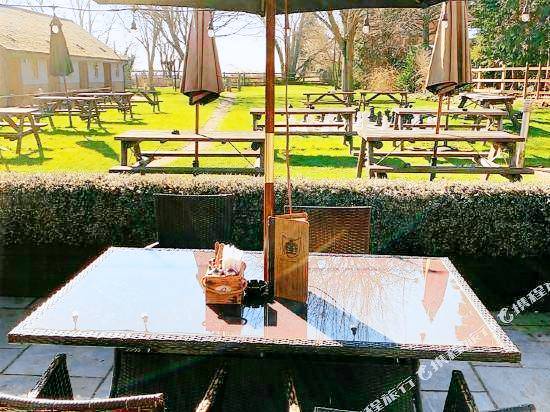 The Carrington Arms — photo 4