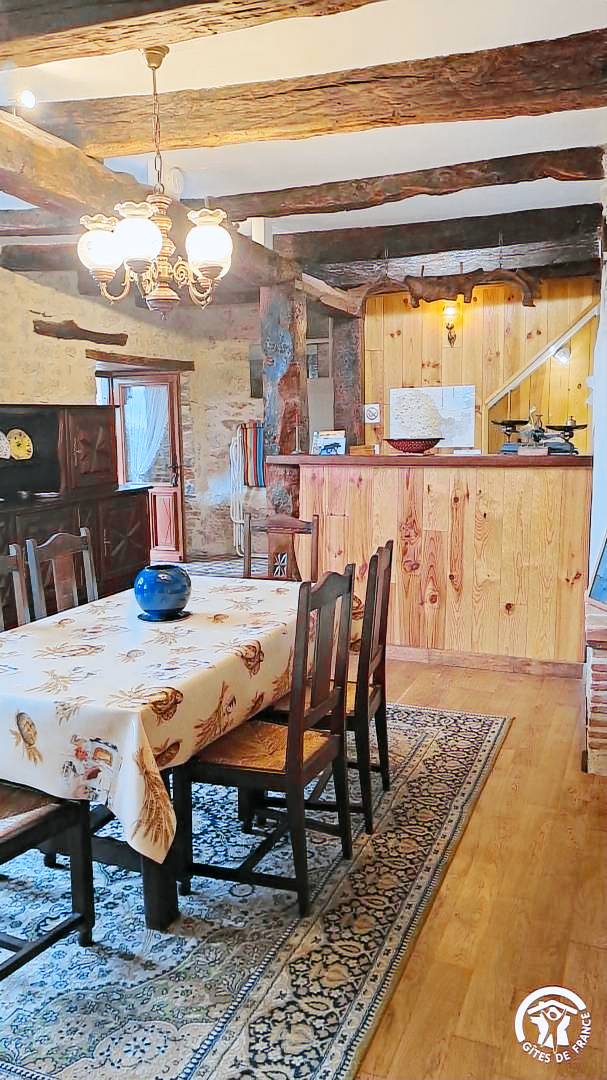 Gite with patio, yard & barbeque — photo 3