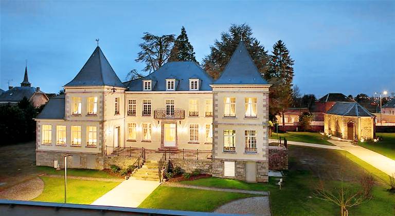 Serviced apartment with pool, sauna & garden | Pets are welcome in Calais