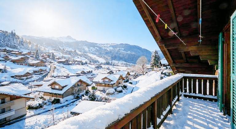 Cozy traditional Chalet, Stunning Mountain Views — photo 5