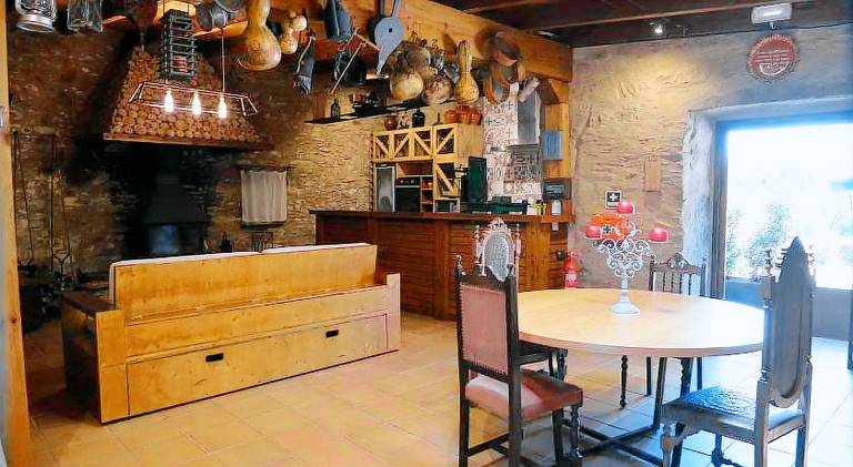 Villa with grill, terrace & yard | Pets are welcome — photo 4