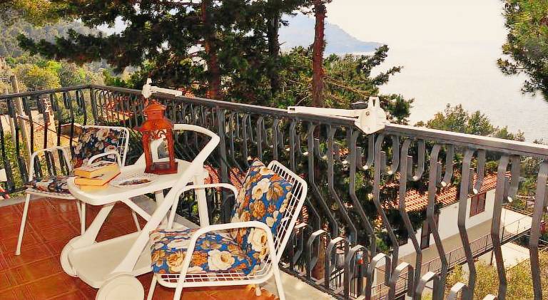 Apartment with yard, BBQ & patio | Close to the beach | Perfect for remote work | Pets are welcome — photo 5