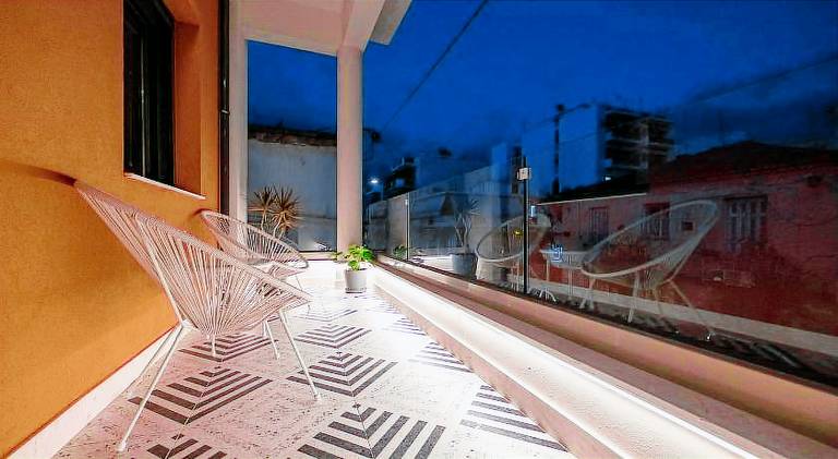 Holiday apartment with patio & barbecue — photo 3