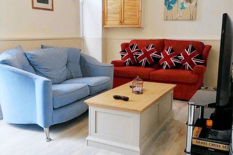 Tranquil Retreat - 3 Bedroom House with hot tub in Torquay