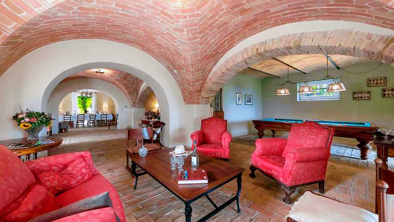 Family-oriented villa with yard, barbeque & private pool | Pool view | Suitable for remote work | Pets are welcome — photo 4