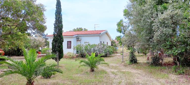Rental apartment with garden, BBQ & patio — photo 2